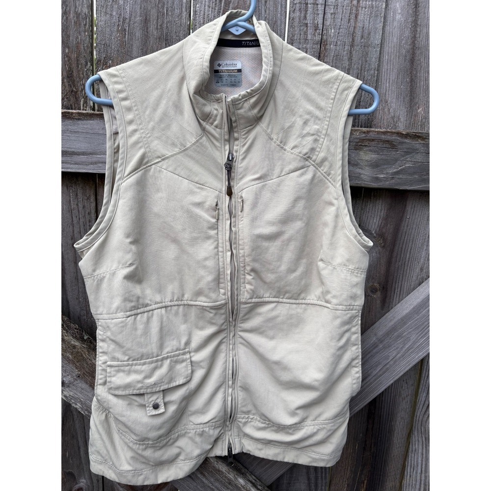 Columbia Titanium Women Large Tan Beige Full Zip Outdoor Hiking Vest 207 TL 1022